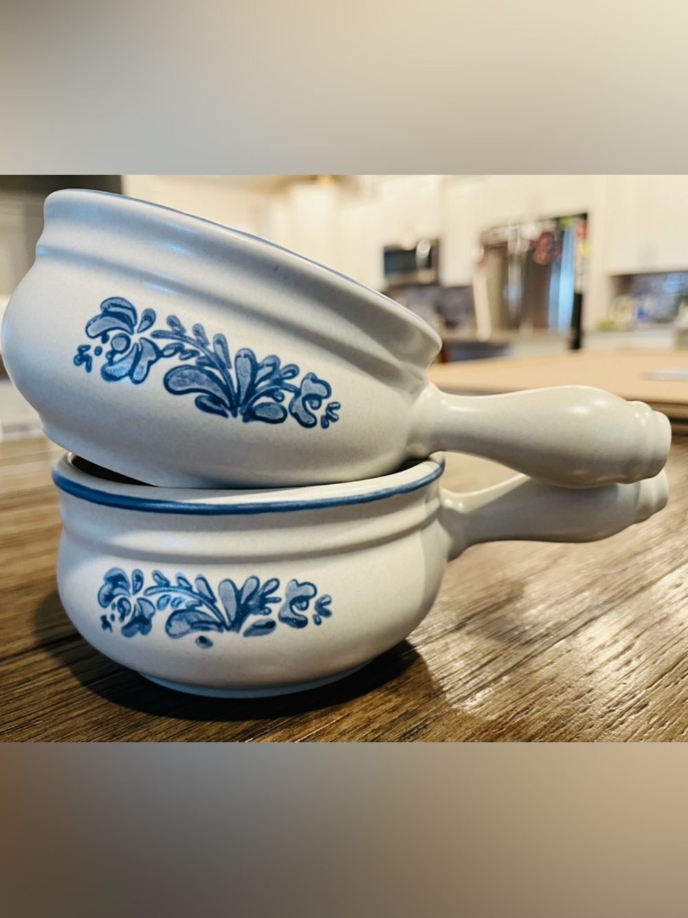 2 Vintage Pfaltzgraff Yorktowne 10-oz Onion Soup Bowls with Handles